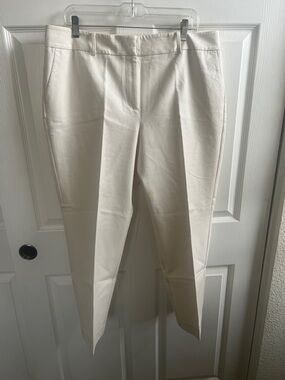 Ann Taylor Factory Cream Cropped Dress Pants
